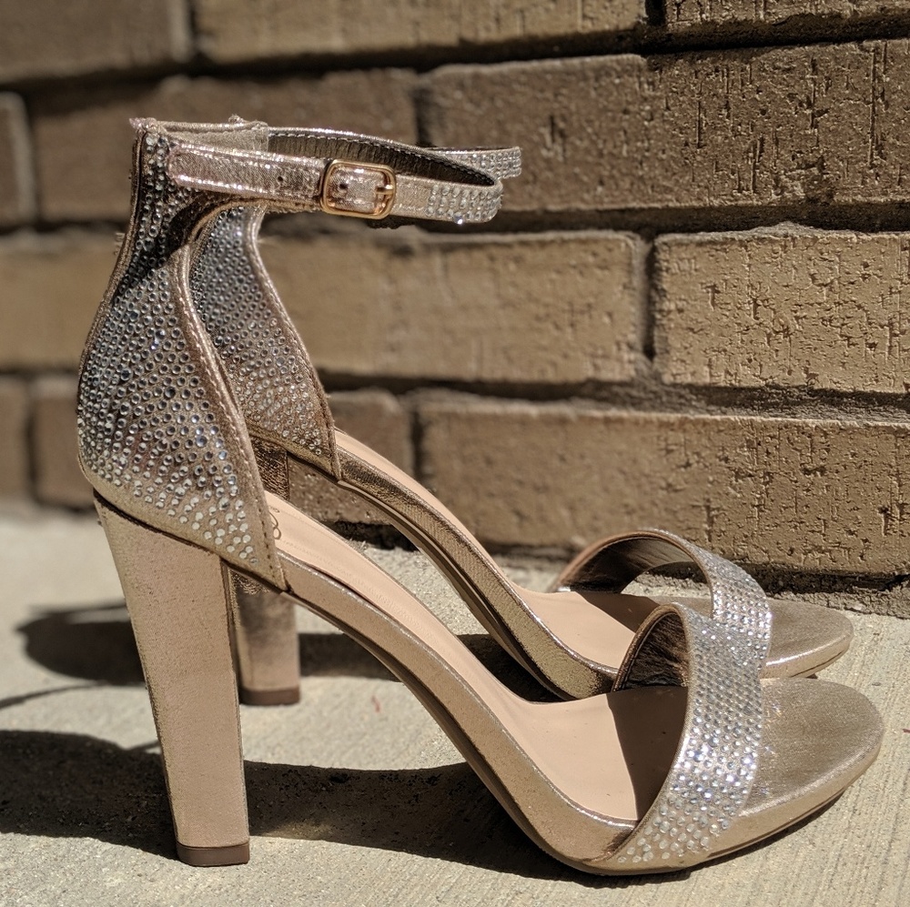 Heels - Picture 3 of 3